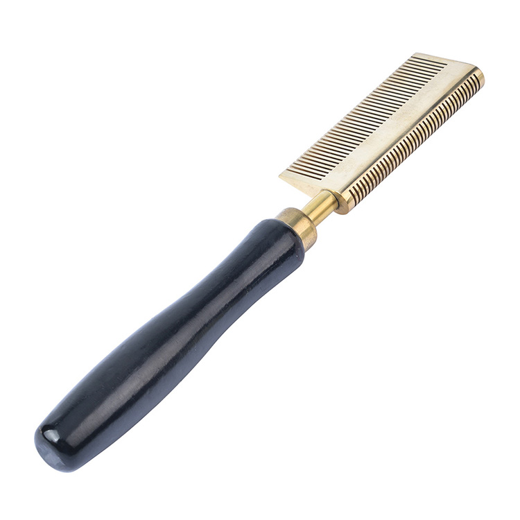 ما هو المشط النحاسي المضغوط ولماذا يُفضل لتصفيف الشعر الاحترافي